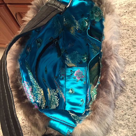 NEW Cream and Brown Faux Fur Crossbody Bag - Picture 8 of 11